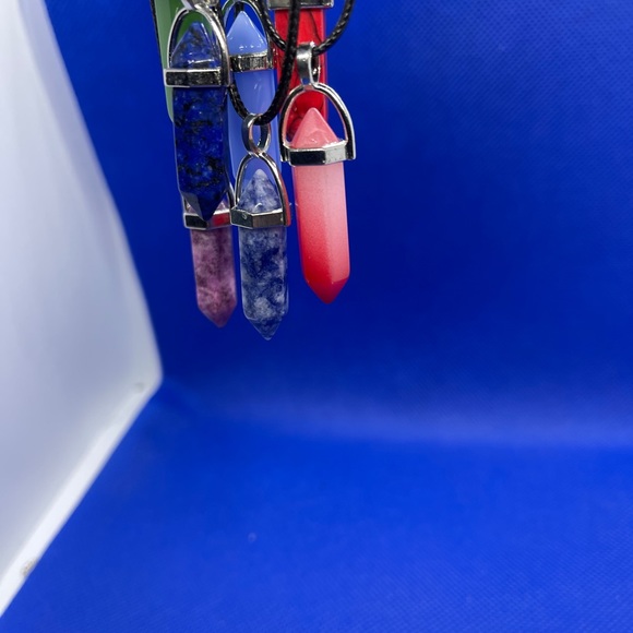 Stone crystals necklace - Picture 3 of 4